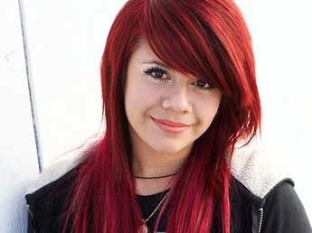 Allison Iraheta sang “I Don't Want To Miss A Thing” by Aerosmith from the movie Armageddon for American Idol Top 7 movies theme week.