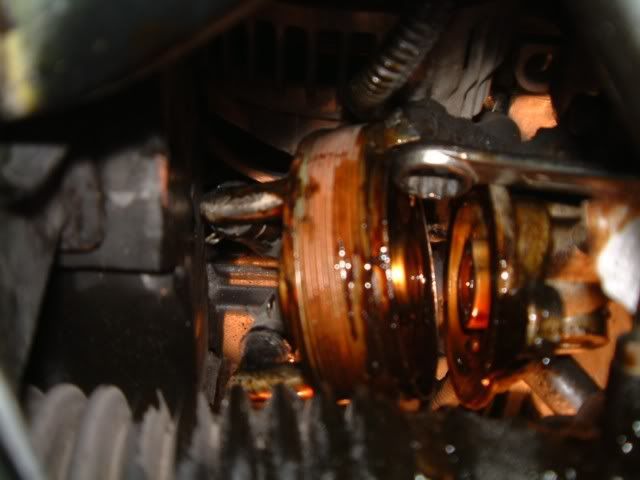 2000 Nissan pathfinder leaking oil #4