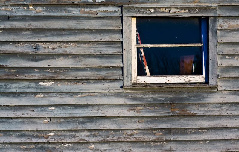 IMAGE: http://i358.photobucket.com/albums/oo26/georgeike/windowstraightened.jpg