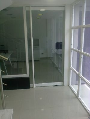 Ventanas Panorámicas, Puertas De Baño (aluminio - Vidrios) - Bs. 100,00