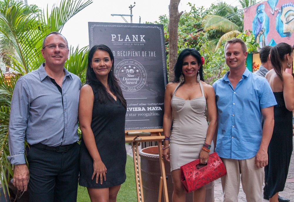 guests-plank-restaurant-playa-del-carmen