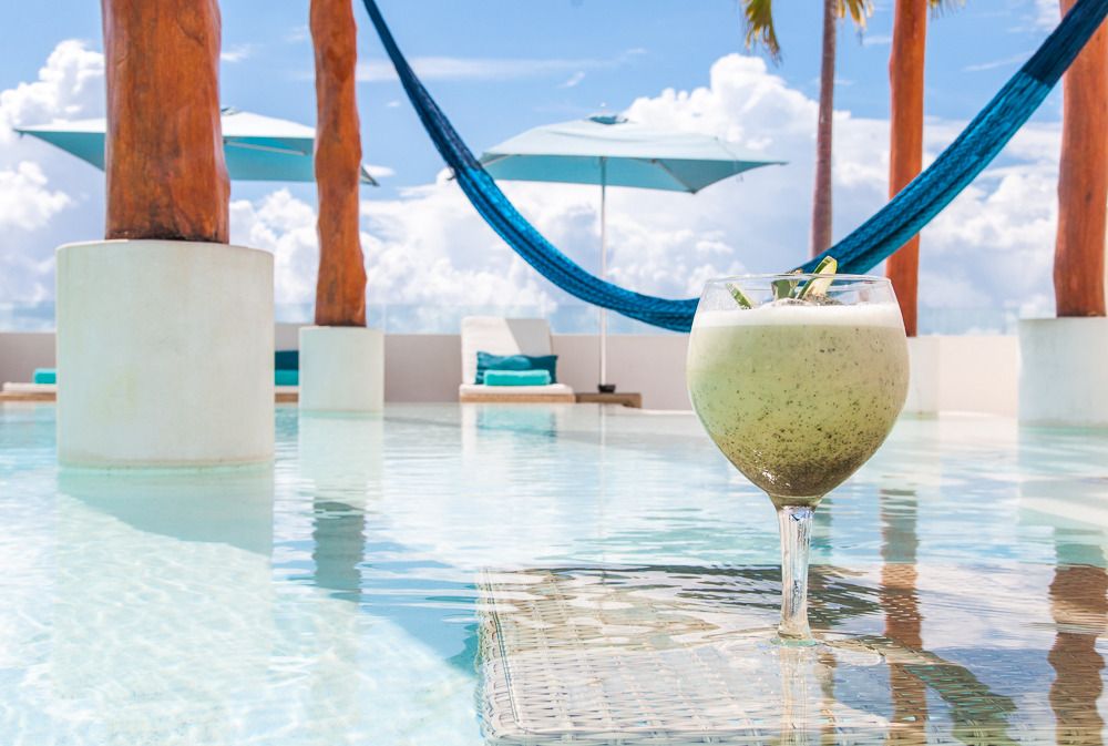 cocktails-roof-club-rooftop-pools-playa-del-carmen