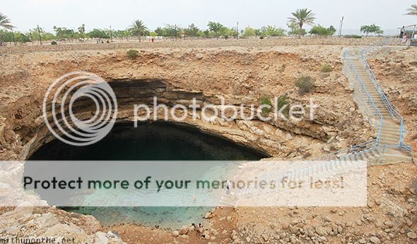 i358.photobucket.com/albums/oo24/jonta3/jonta3001/sink-hole-park-stairs-oman_zpsod0qgfoh.jpg