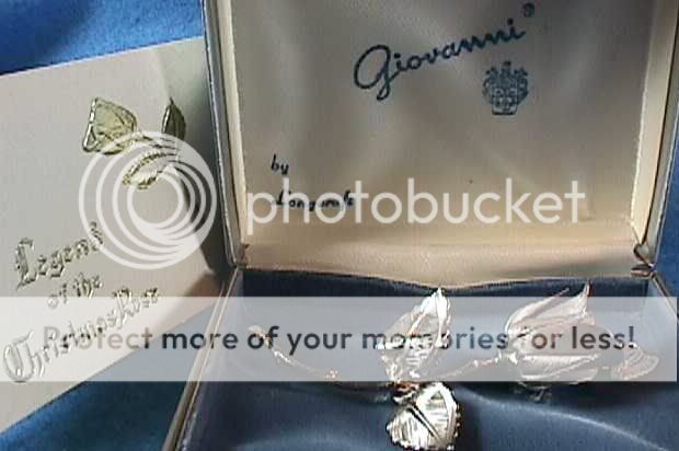 Giovanni Silver Christmas Rose Vintage Signed Brooch Pin in Original